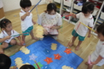 さかなつり遊び(2歳児)の写真